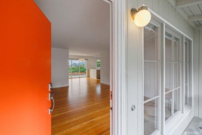 Building Photo - 3101 Sunset Terrace