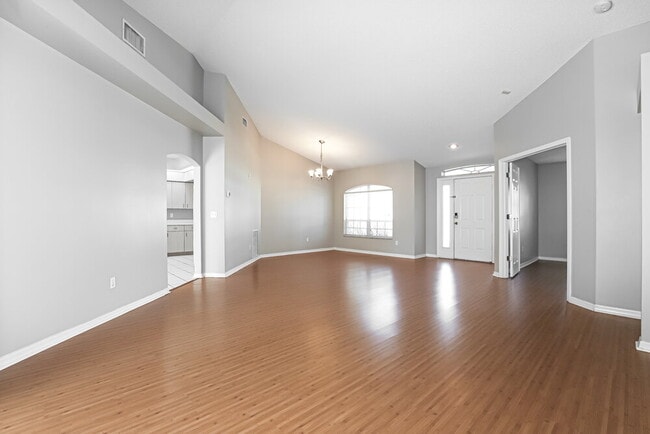 Building Photo - 2909 Starmount Dr