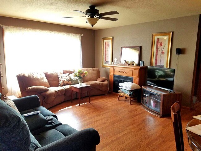 Foto del edificio - 212604 Lumberman Dr