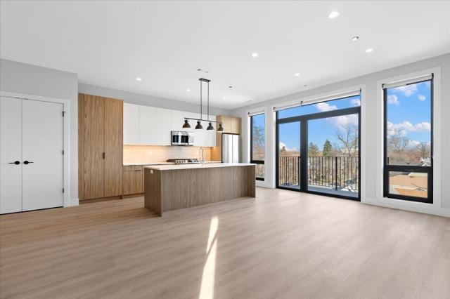 Building Photo - 3 bedroom in Chicago IL 60618