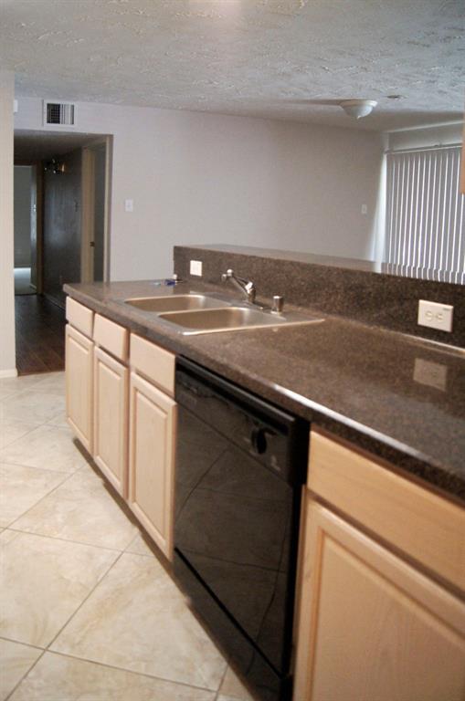 Foto del edificio - 8051 Bay Branch Dr