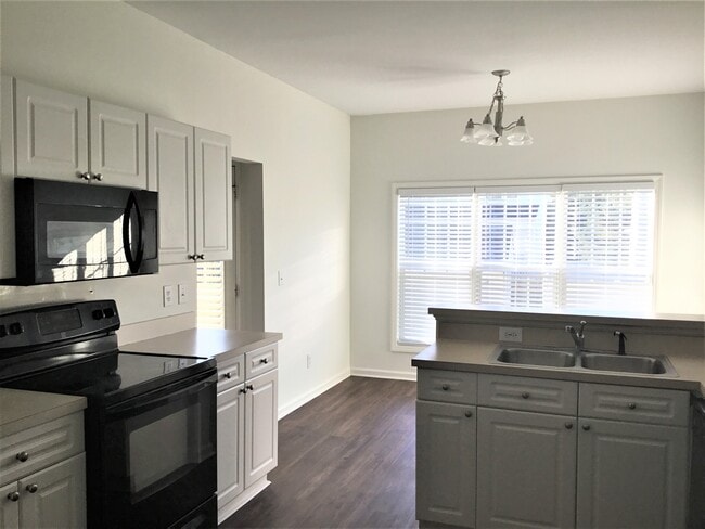 Foto del edificio - 4220 Beacon Crest Way