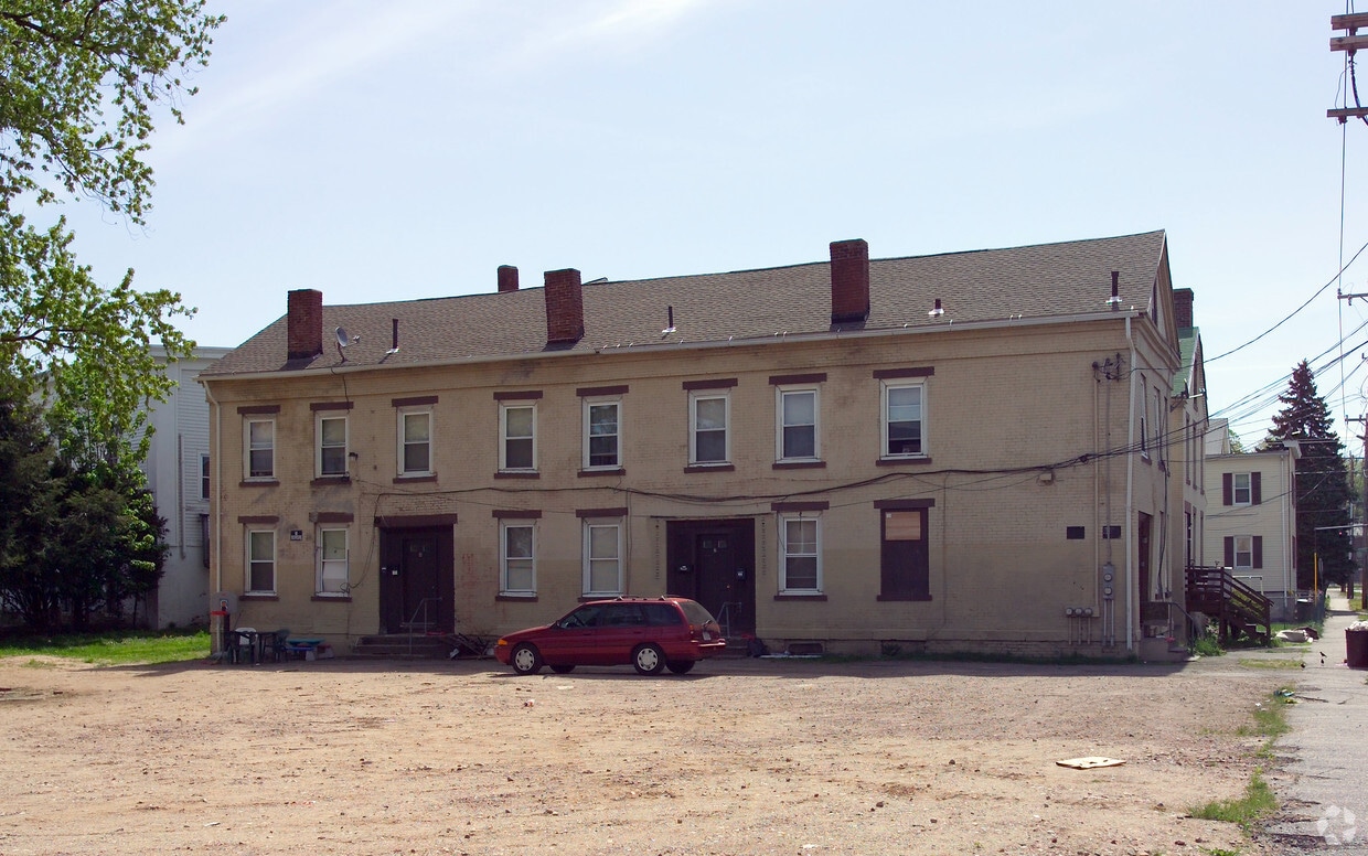 4951 Dwight St, Chicopee, MA 01013 Apartments in Chicopee, MA