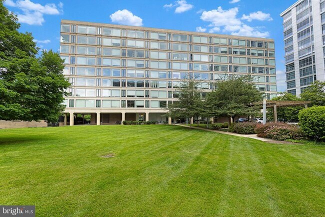 Foto del edificio - 1101 3rd St SW