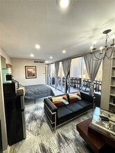 Building Photo - 2016 Main St