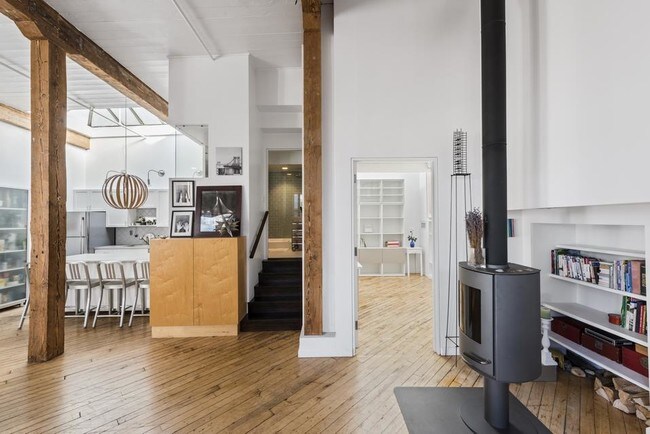 Building Photo - 31 Washington St