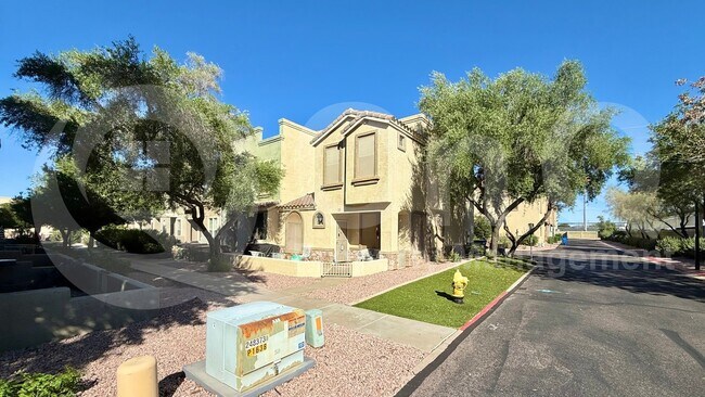 Foto del edificio - 6710 E University Dr