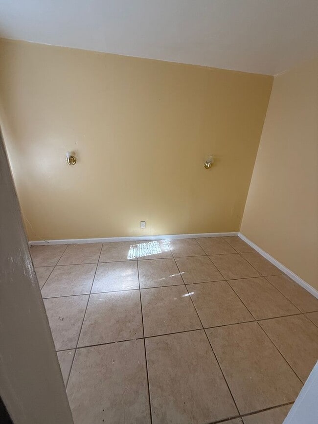 Foto del edificio - 6568 Desert Queen Ave