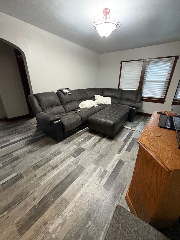 Foto principal - Centrally located 3 Bedroom, 1 Bathroom Ap...