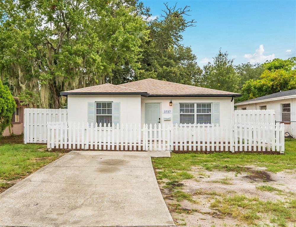 Foto principal - 3737 10th Ave S