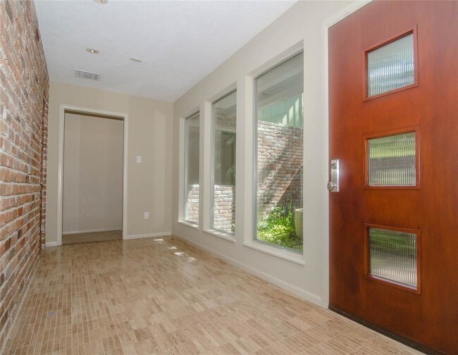 Foto del edificio - 13114 Rummel Creek Rd