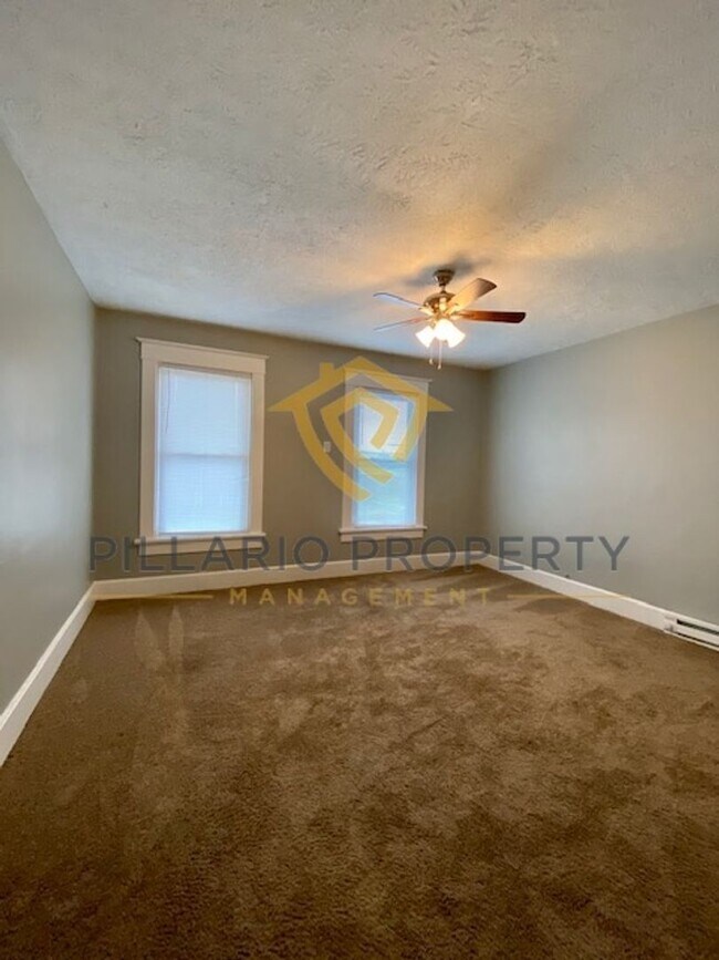 Foto del edificio - 4114- 4116 E Washington St