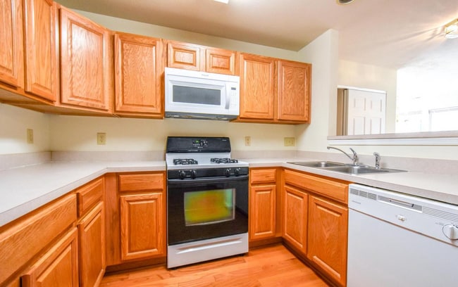 Building Photo - 45521 Westmeath Way