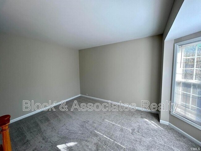 Foto del edificio - 508 Hickorywood Blvd