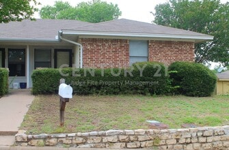 Building Photo - 1104 Curtis Dr