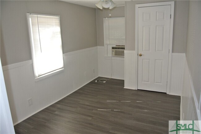 Foto del edificio - 2101 DeLesseps Ave