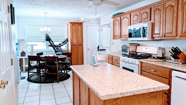 Foto del edificio - 1012 Fairwater Cir