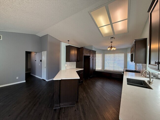 Building Photo - Littlerock 3 Bedroom House!