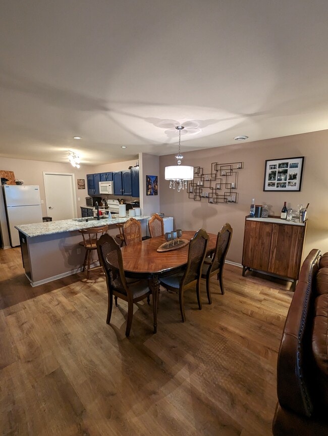 1540 Iroquois Ave Unit 1540, Grafton, WI 53024 Condo for Rent in