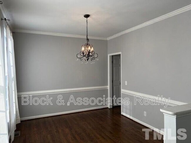 Building Photo - 107 Silverridge Ct