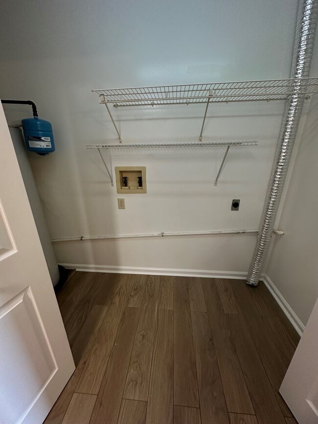 Building Photo - Apartment for Rent in Bridgewater
