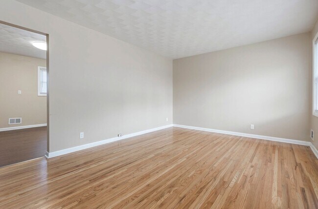 Foto del edificio - 3857 Darlene Dr