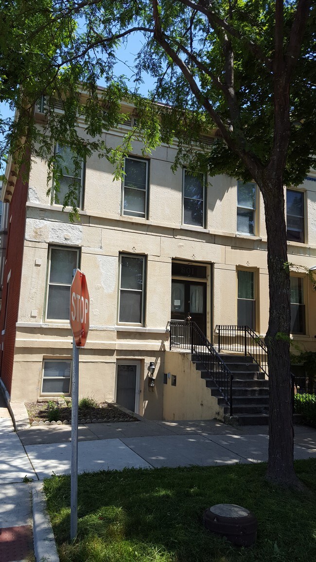 801 S Leavitt St Unit Garden, Chicago, IL 60612 Apartments in Chicago