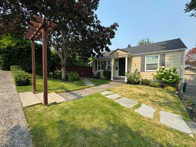 Building Photo - 3420 W Bertona St