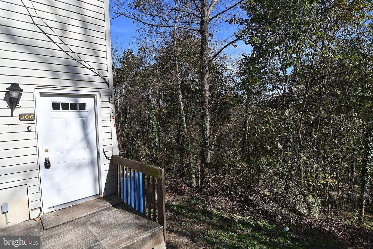 Foto del edificio - 30 Westridge Ct