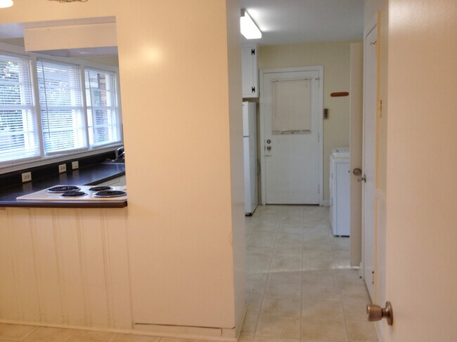 Building Photo - 6240 Ferry Dr