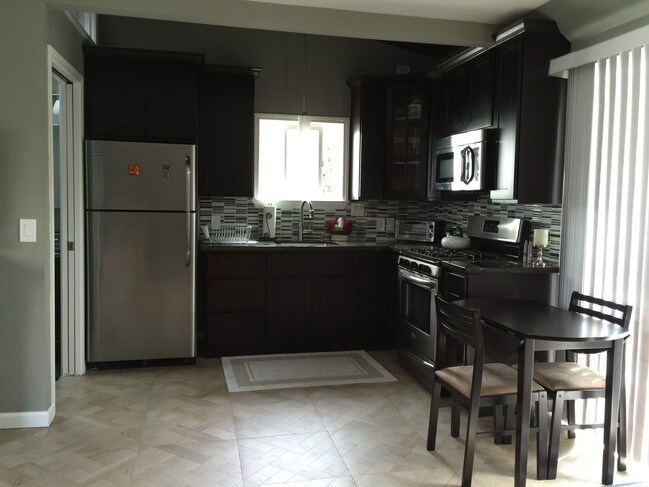 Foto del edificio - 4088 Moreland Way