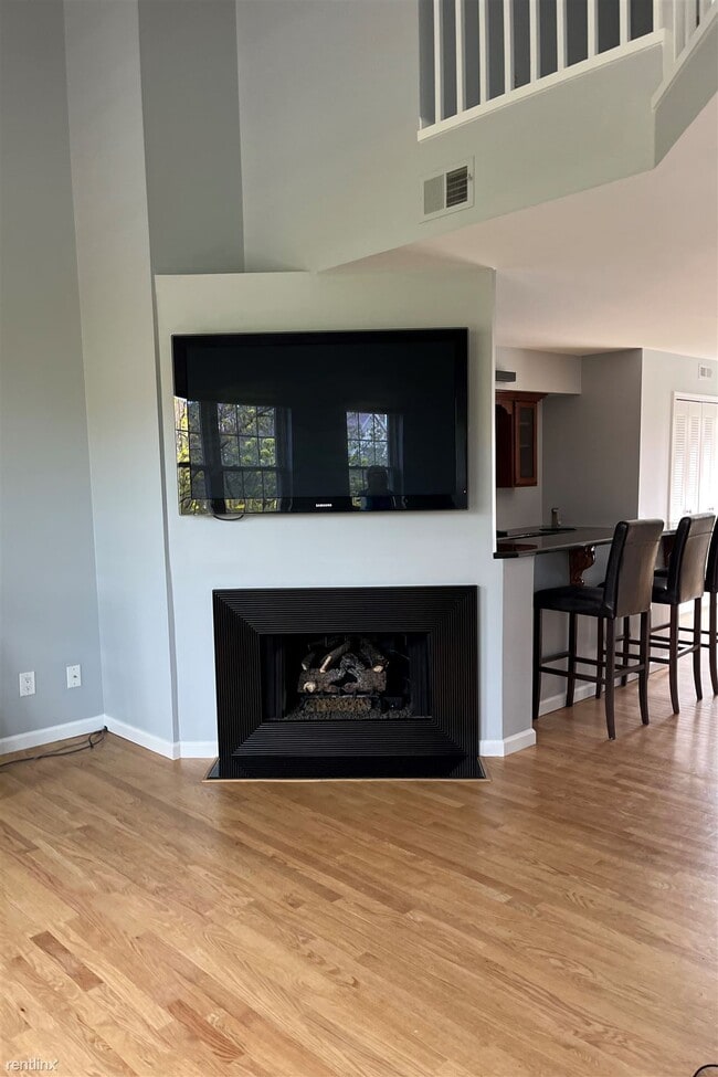Building Photo - 2 br, 2 bath Condo - 1330 S Main St