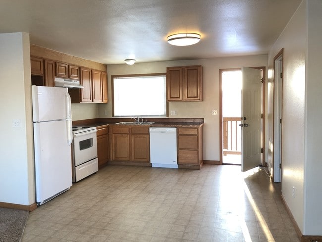 Building Photo - 5360 Lake Otis Pky