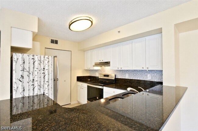 Building Photo - 8265 Ibis Club Dr