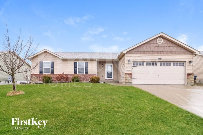 Foto principal - 215 Rolling Rock Creek Dr
