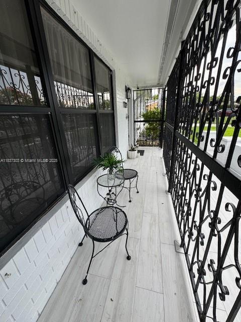 Foto del edificio - 17121 NW 44th Ave