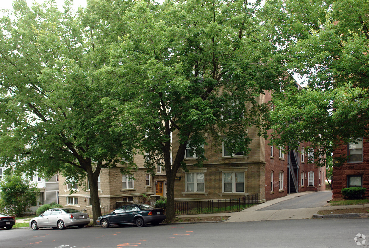 Building Photo - 320-324 Union St