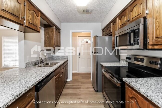 Building Photo - 6329 Brookhaven Trail