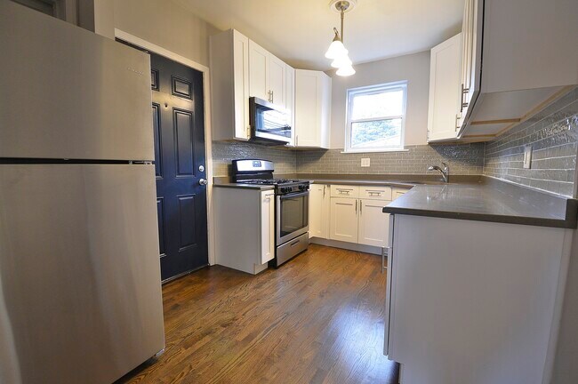 Building Photo - 3945 W Schubert Ave