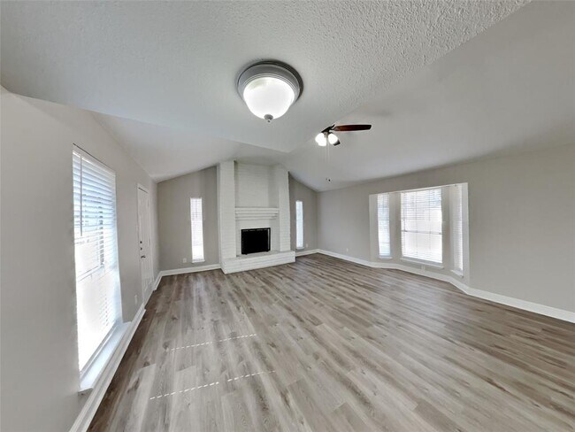 Building Photo - 5515 Rollins St