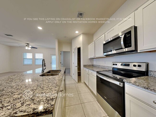 Foto del edificio - 35562 W Santa Clara Ave