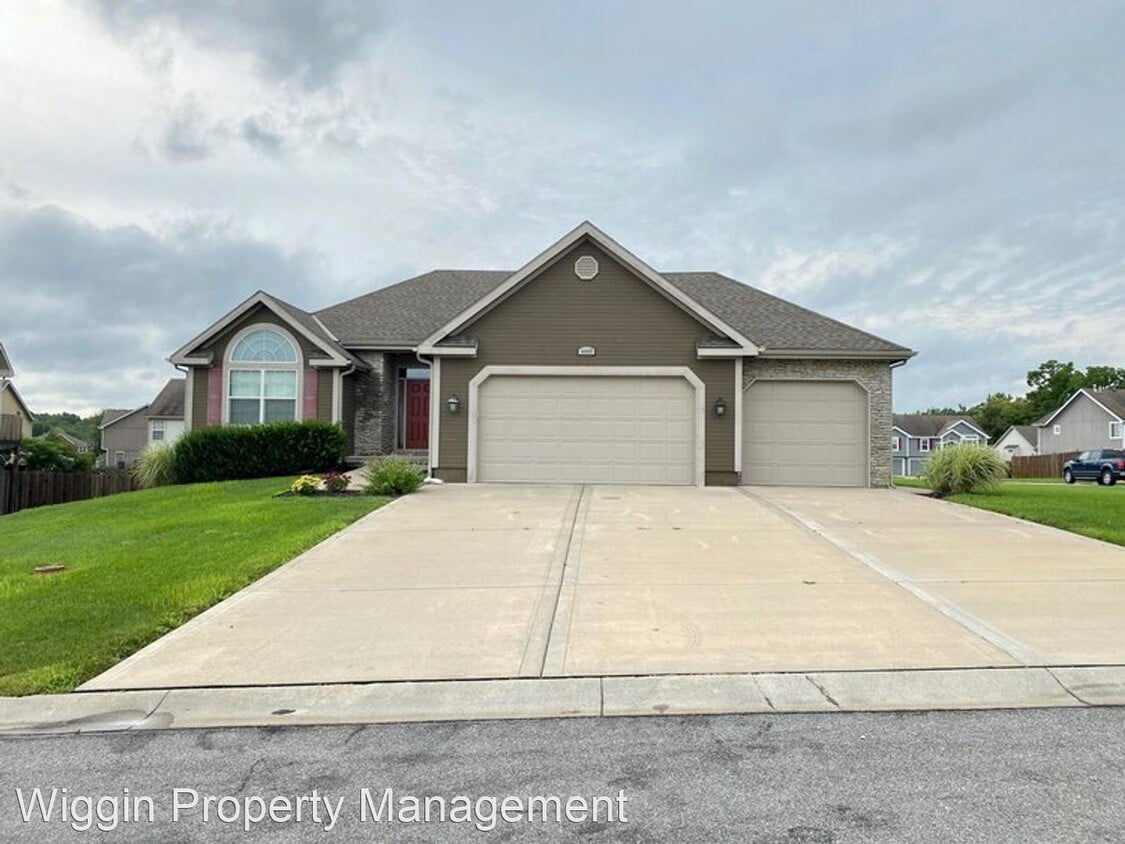 4009 Cades Cove, Leavenworth, KS 66048 House Rental in Leavenworth