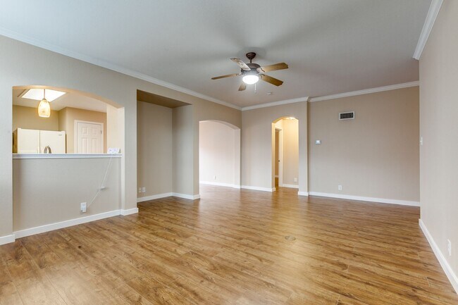 Foto del edificio - 3-BEDROOM GARDEN HOME NEAR MEDICAL CENTER