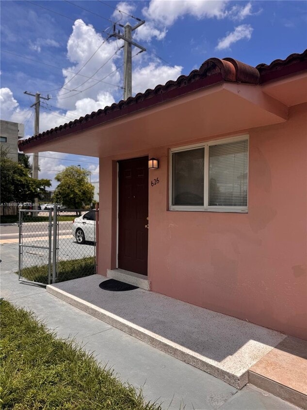 Foto principal - 626 W 17th St