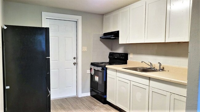 Foto del edificio - Charming 2 Bedroom, 1 Bath