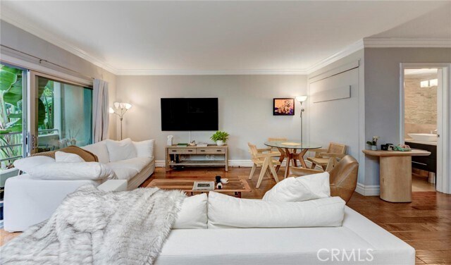 Foto del edificio - 1131 Alta Loma Rd