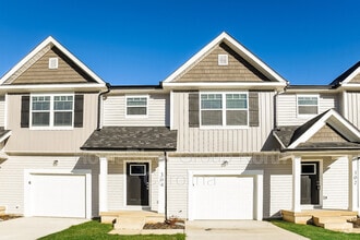 Building Photo - 304 Beaumont Cir
