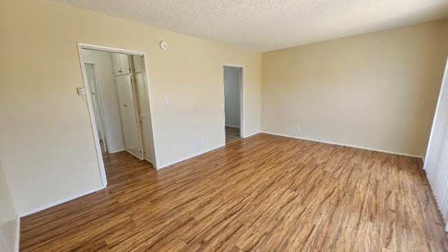 Foto del edificio - 3945 Stevely Ave