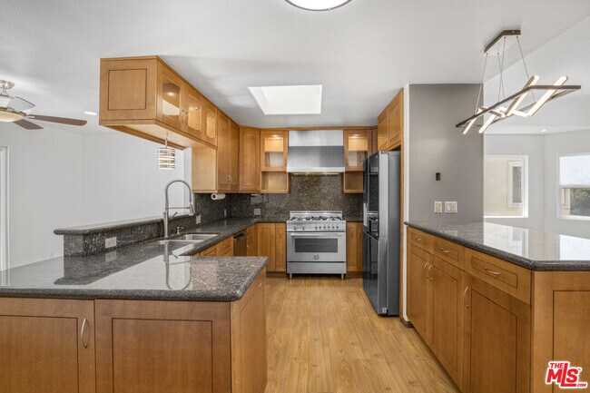 Foto del edificio - 5164 Don Pio Dr