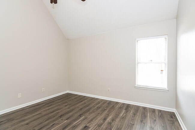 Building Photo - 1886 Towson Ln